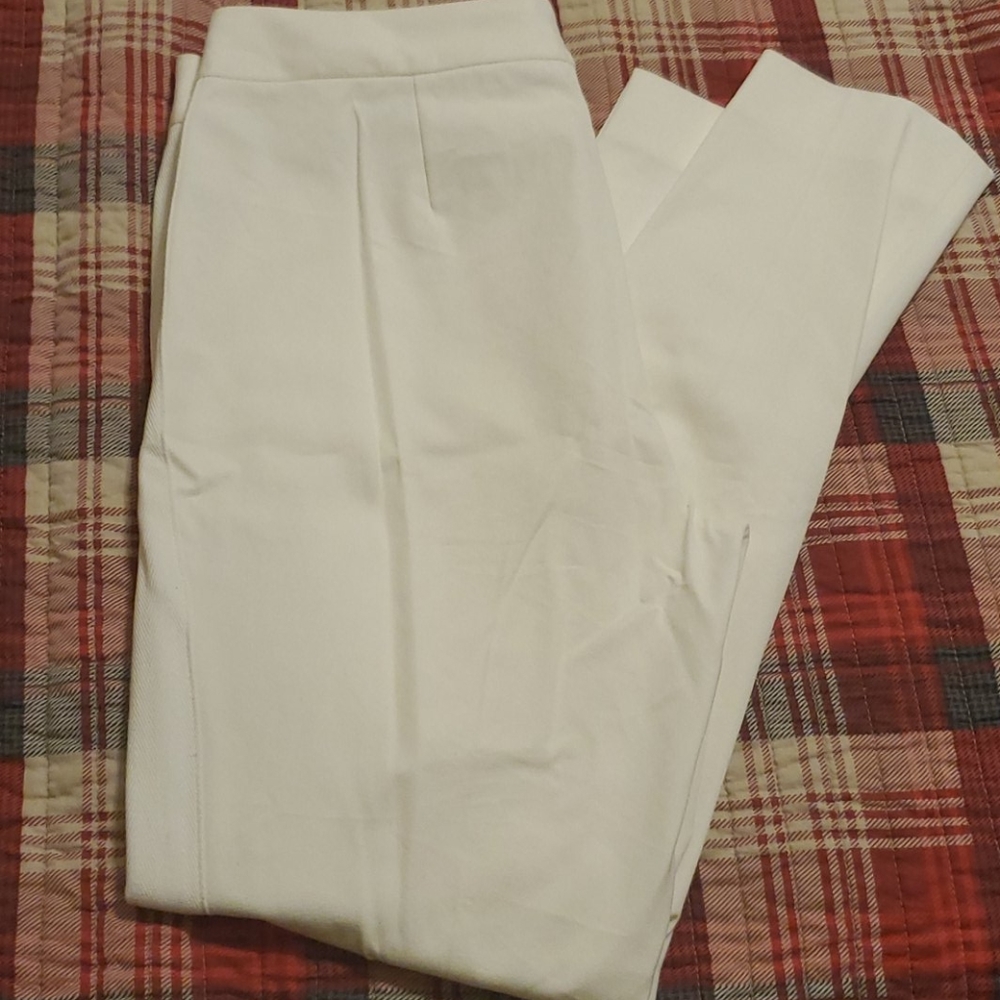 Crown & Ivy brand new white ankle pants